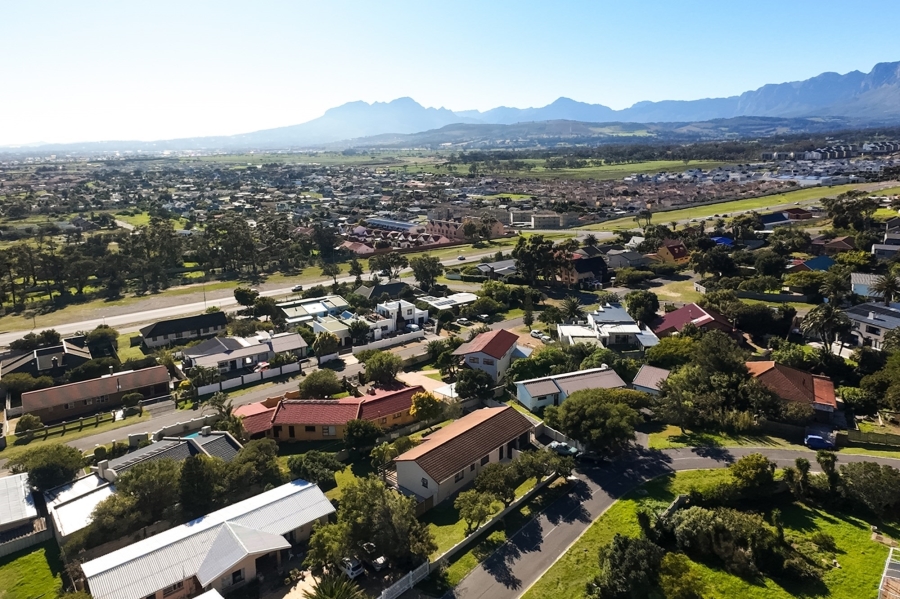3 Bedroom Property for Sale in Mountainside Western Cape